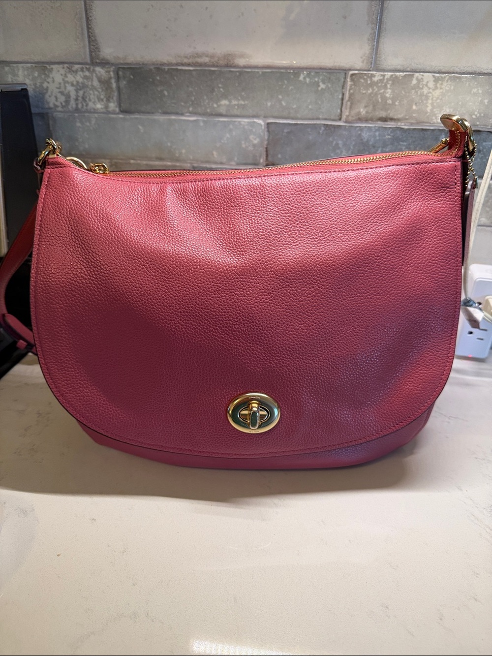 COACH ❤️ Classic Turn-Lock Leather Crossbody Bag in Pink